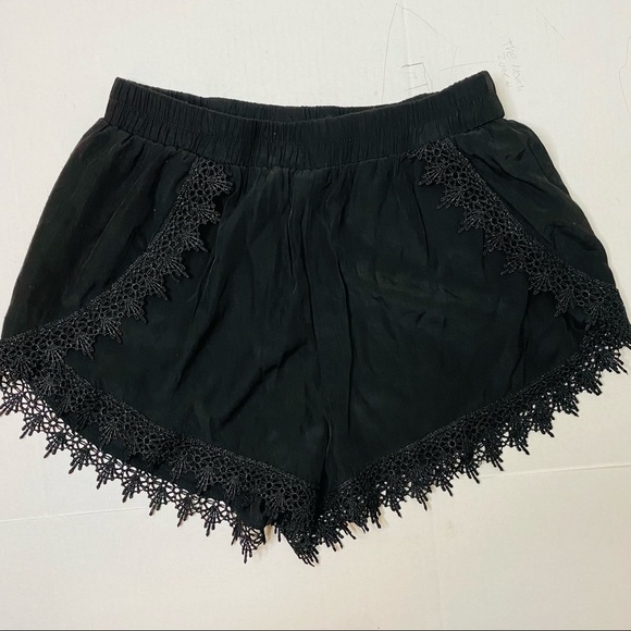 Girl Revolution Pants - Girl Revolution Embroidered Black Shorts Sz:M